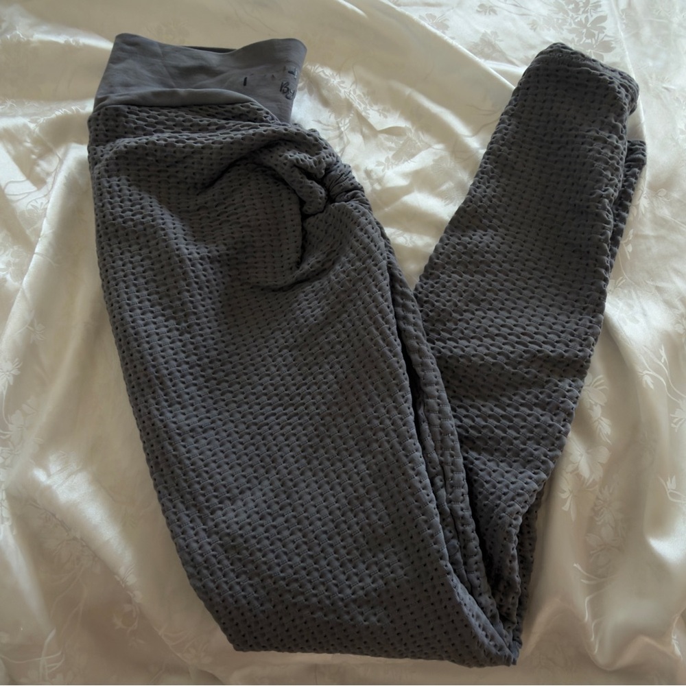 TAHIRA scrunch leggings grey.